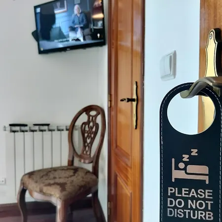 Alojamento de Acomodação e Pequeno-almoço Xixi Cama 3*