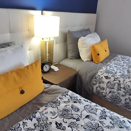 Xixi Cama Panzió Bombardeira
