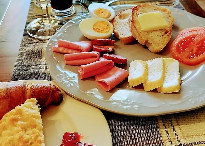 Xixi Cama Bed & Breakfast Bombardeira